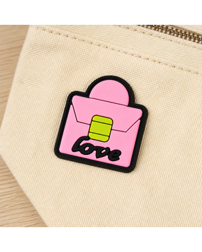 Аппликации пришивные Love 3,4х3,4см уп.20шт арт. МГ-118014-1-МГ0986479